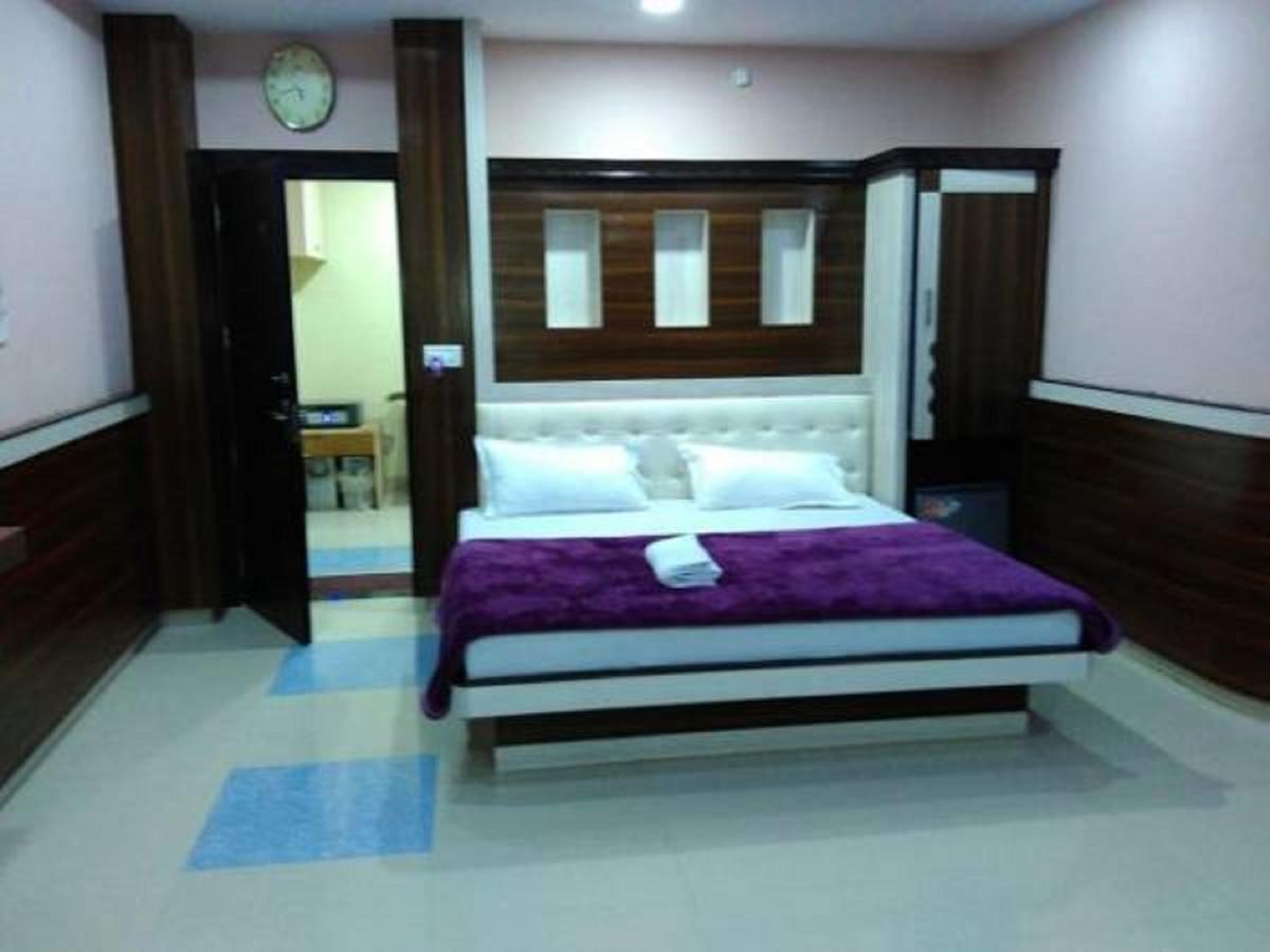 Hotel Blue Star Datia Esterno foto