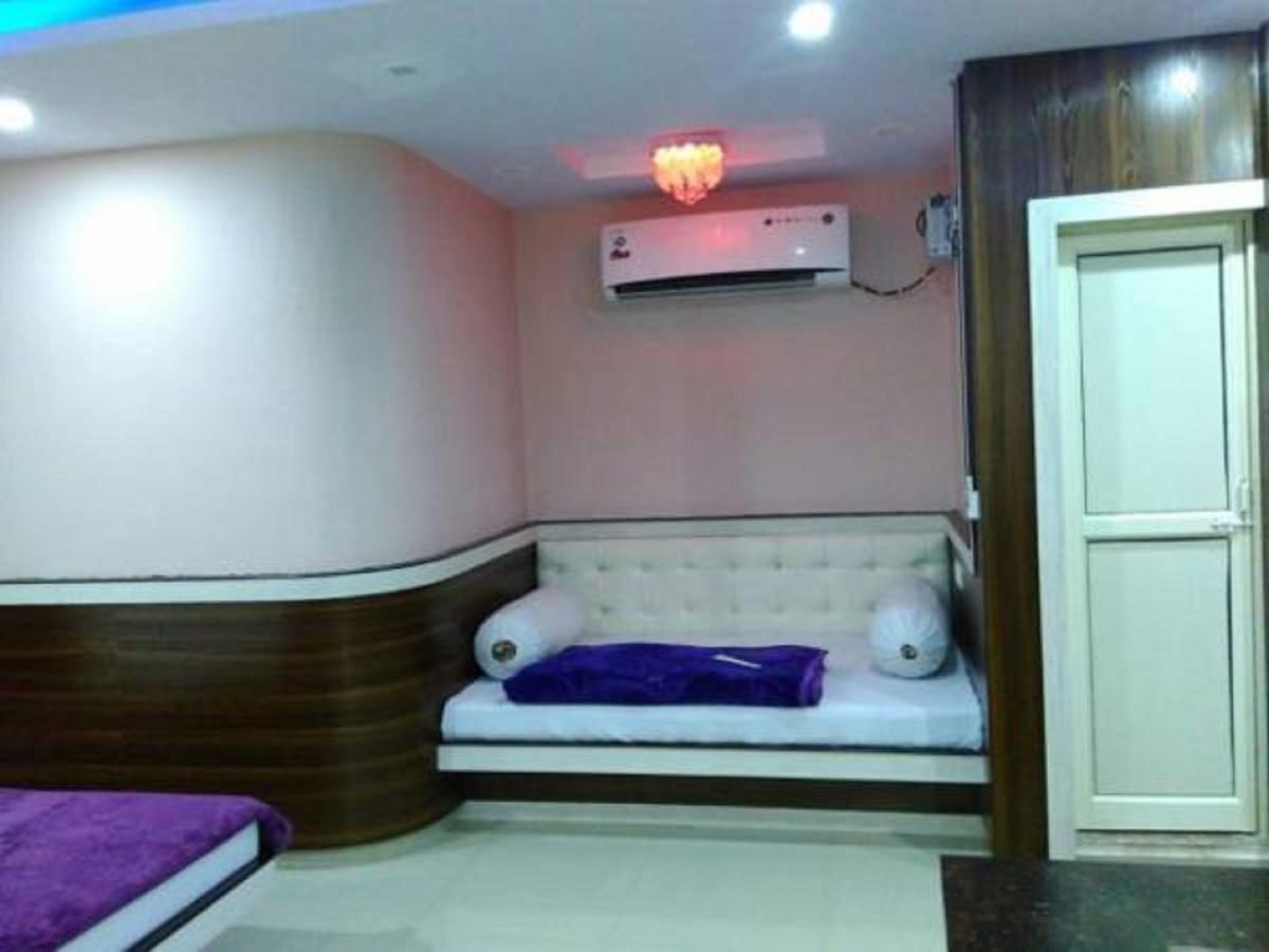 Hotel Blue Star Datia Esterno foto